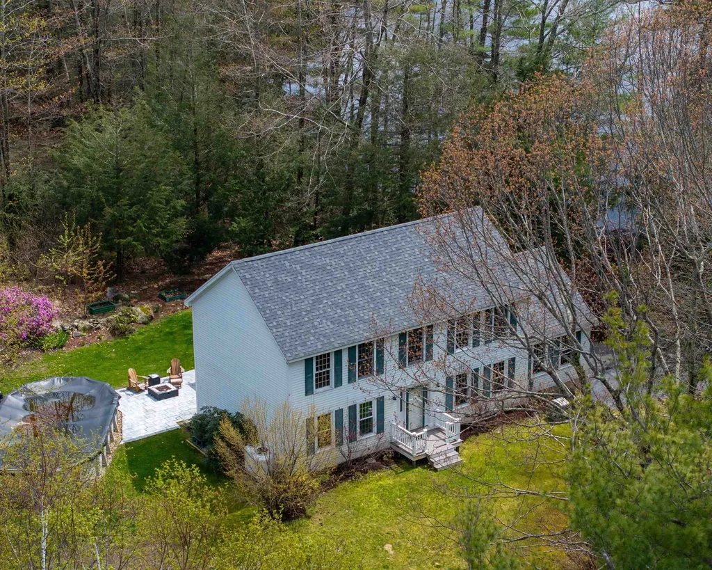 54 Highland Ridge Road Barrington NH 03825