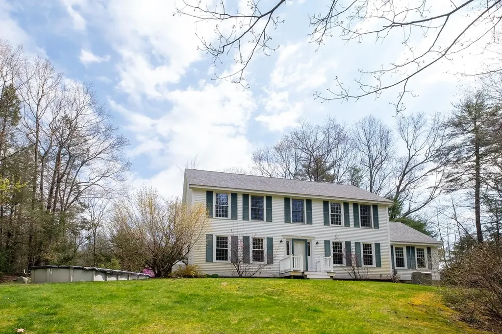 54 Highland Ridge Road Barrington NH 03825