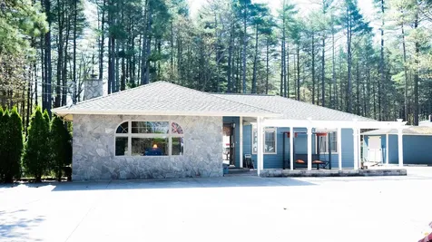 860 West Hollis Street Nashua NH 03062