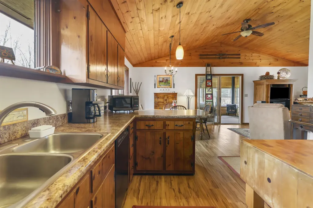 4723 Stagecoach Road Morristown VT 05661