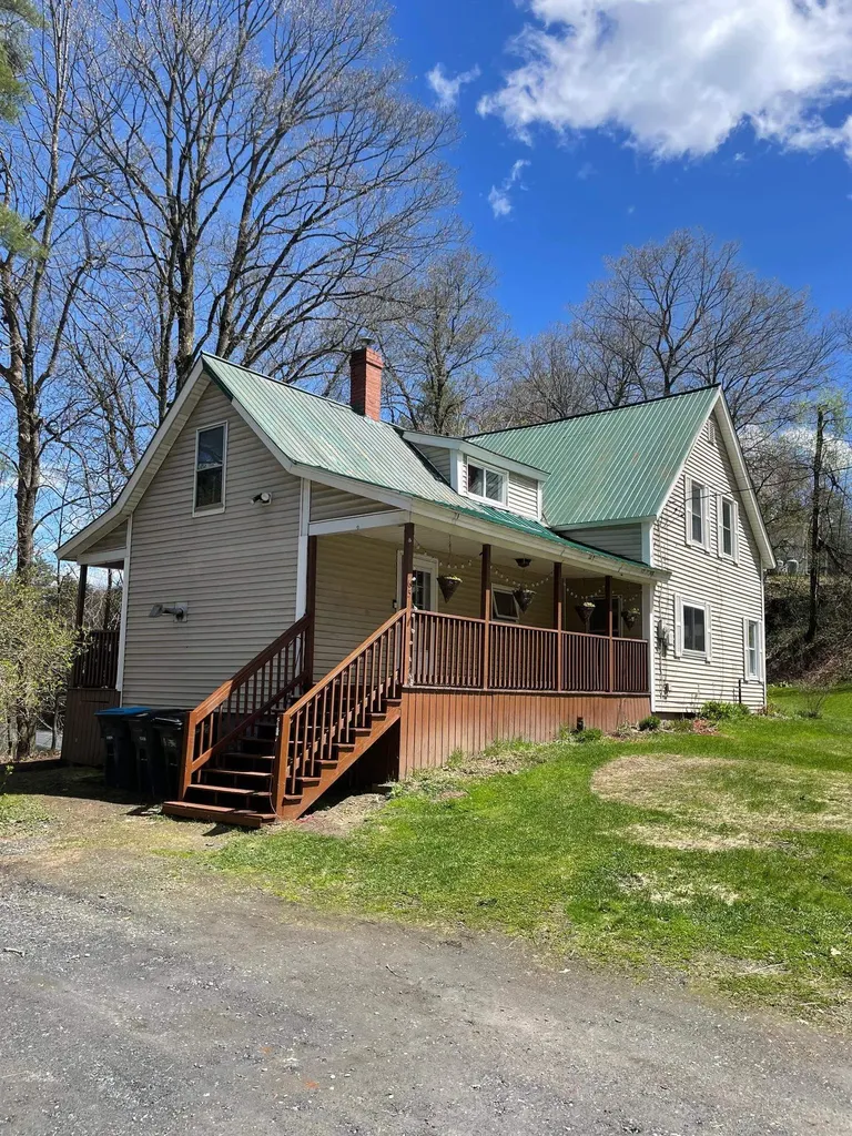 65 Glenside Avenue, Hardwick VT Real Estate Listing MLS 4994333