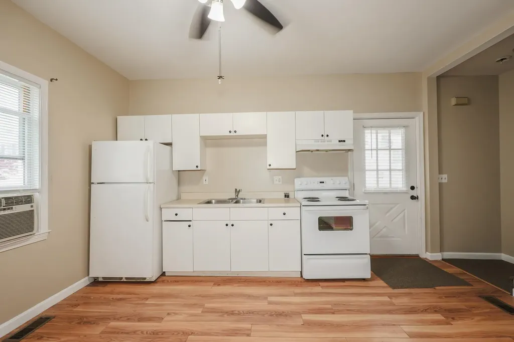 8 Locust Street Nashua NH 03064
