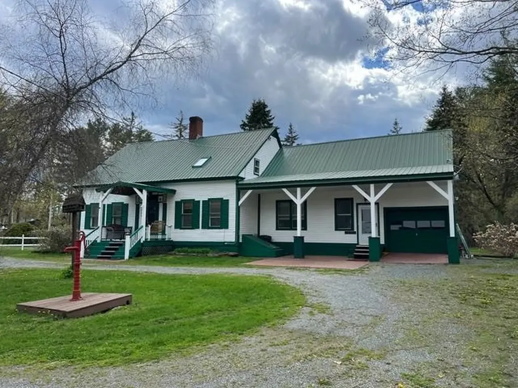 228 Sugar River Drive Claremont NH 03743