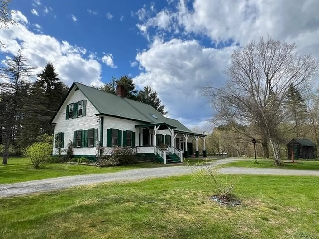 228 Sugar River Drive Claremont NH 03743