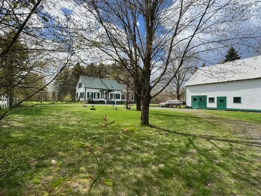 228 Sugar River Drive Claremont NH 03743