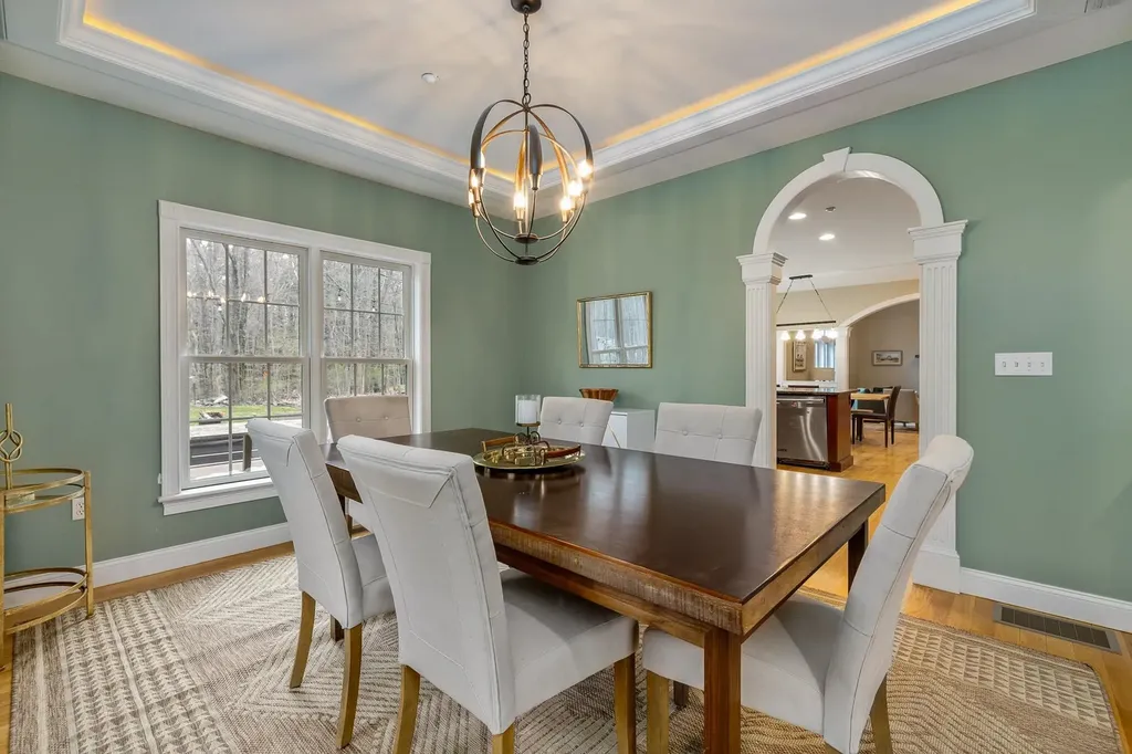97 Eastwood Drive Portsmouth NH 03801