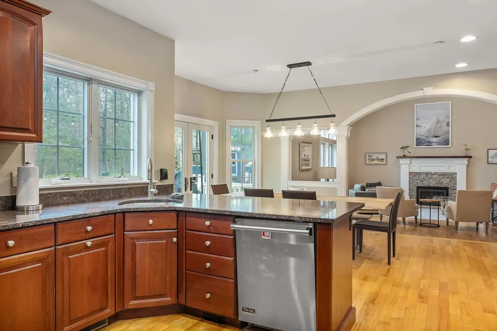 97 Eastwood Drive Portsmouth NH 03801