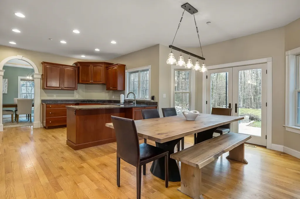 97 Eastwood Drive Portsmouth NH 03801