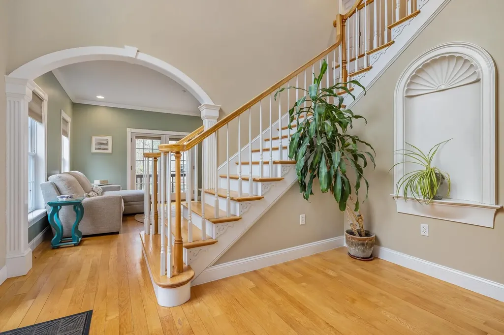 97 Eastwood Drive Portsmouth NH 03801