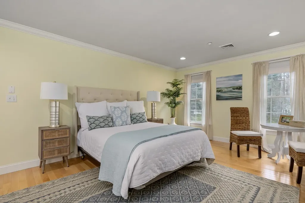 97 Eastwood Drive Portsmouth NH 03801