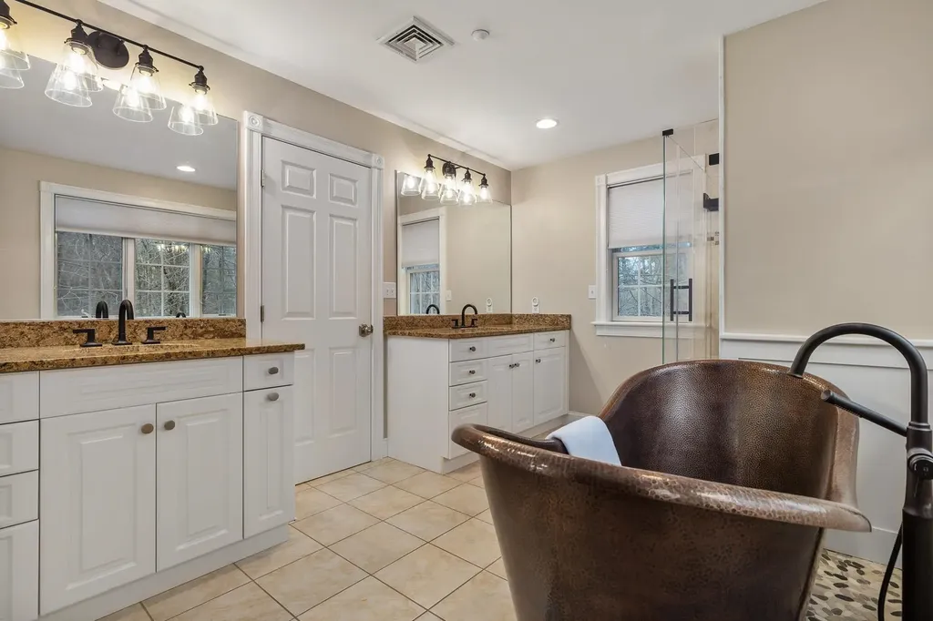 97 Eastwood Drive Portsmouth NH 03801