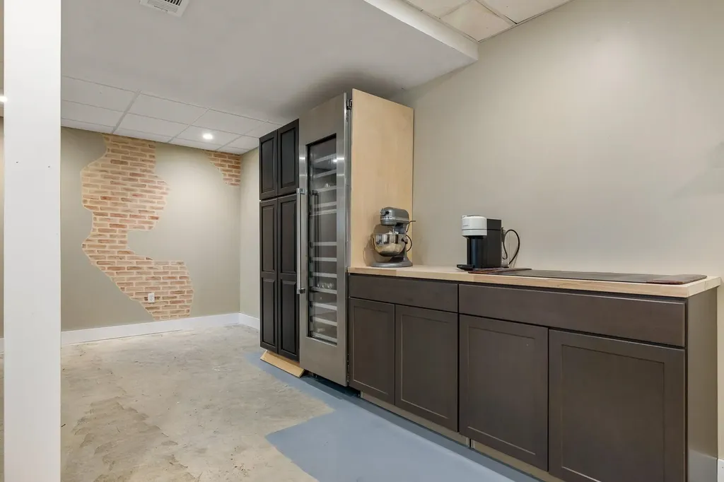 97 Eastwood Drive Portsmouth NH 03801