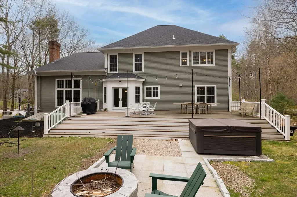 97 Eastwood Drive Portsmouth NH 03801