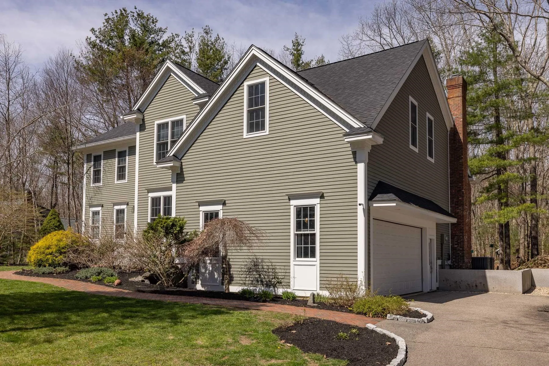 97 Eastwood Drive Portsmouth NH 03801