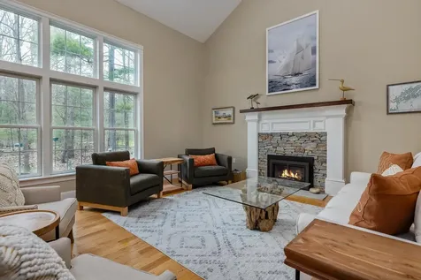 97 Eastwood Drive Portsmouth NH 03801