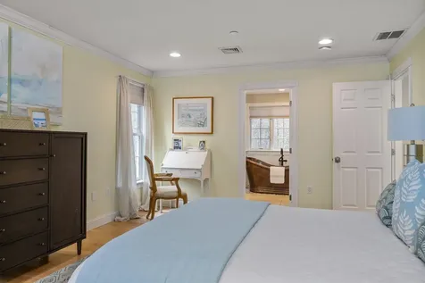 97 Eastwood Drive Portsmouth NH 03801
