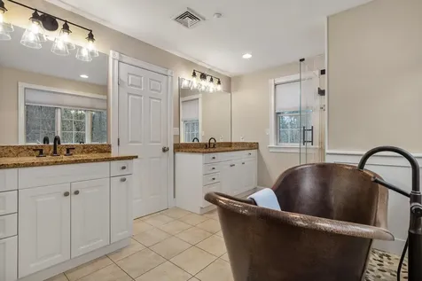 97 Eastwood Drive Portsmouth NH 03801