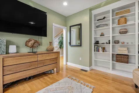 97 Eastwood Drive Portsmouth NH 03801