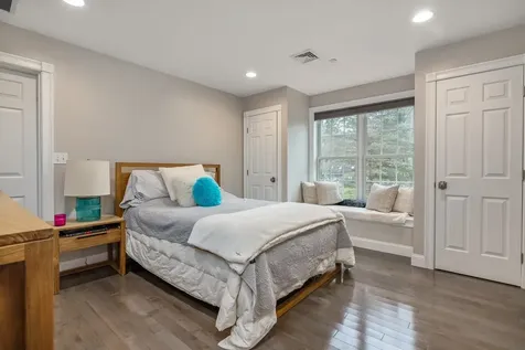 97 Eastwood Drive Portsmouth NH 03801