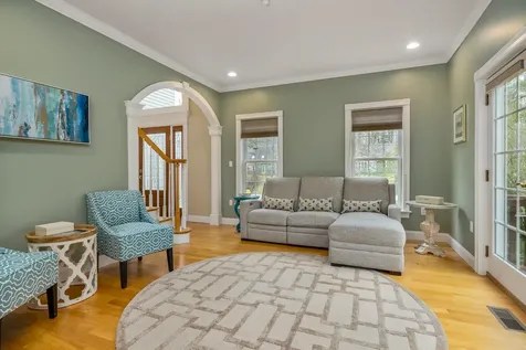 97 Eastwood Drive Portsmouth NH 03801