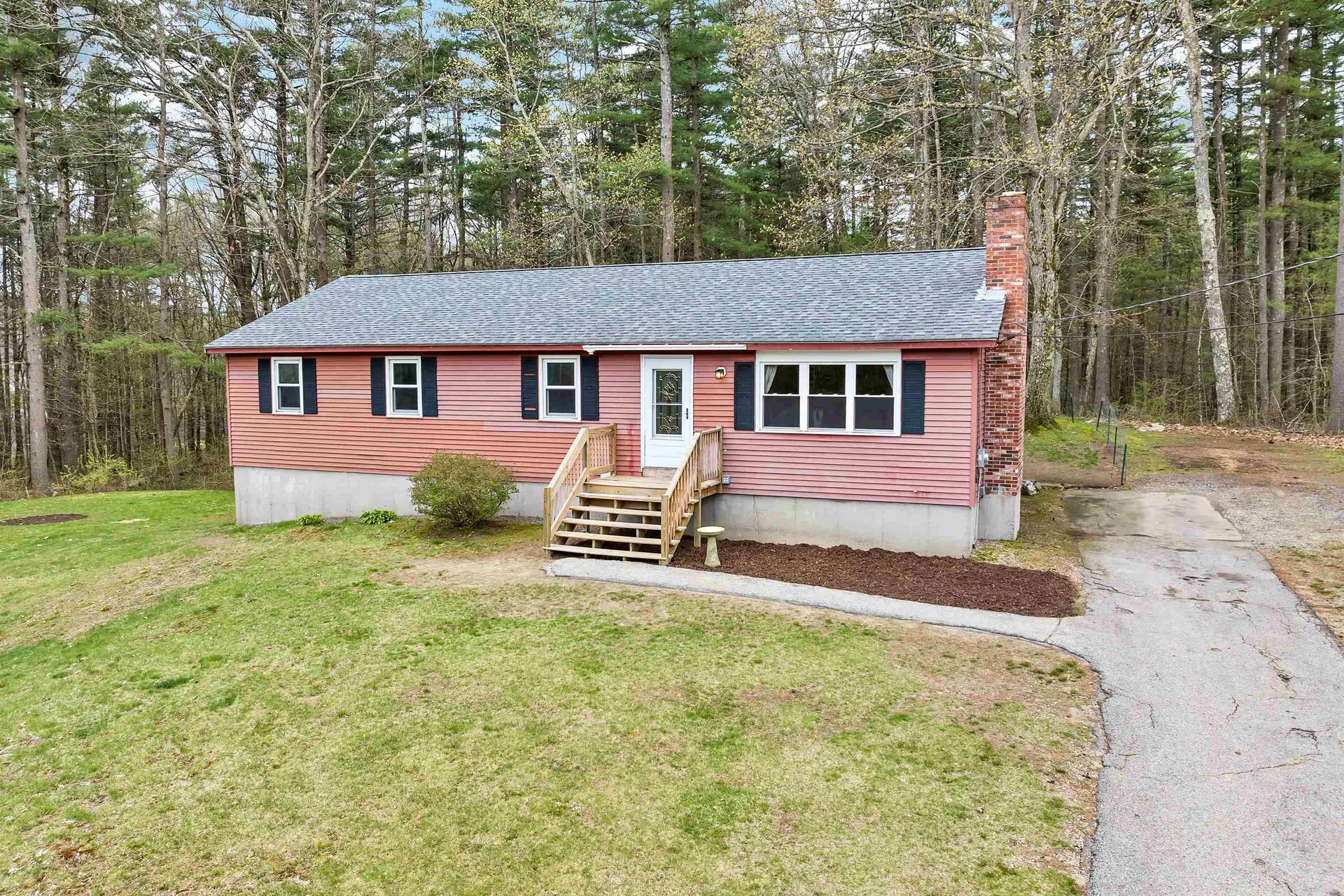 25 Steven Avenue Derry NH 03038