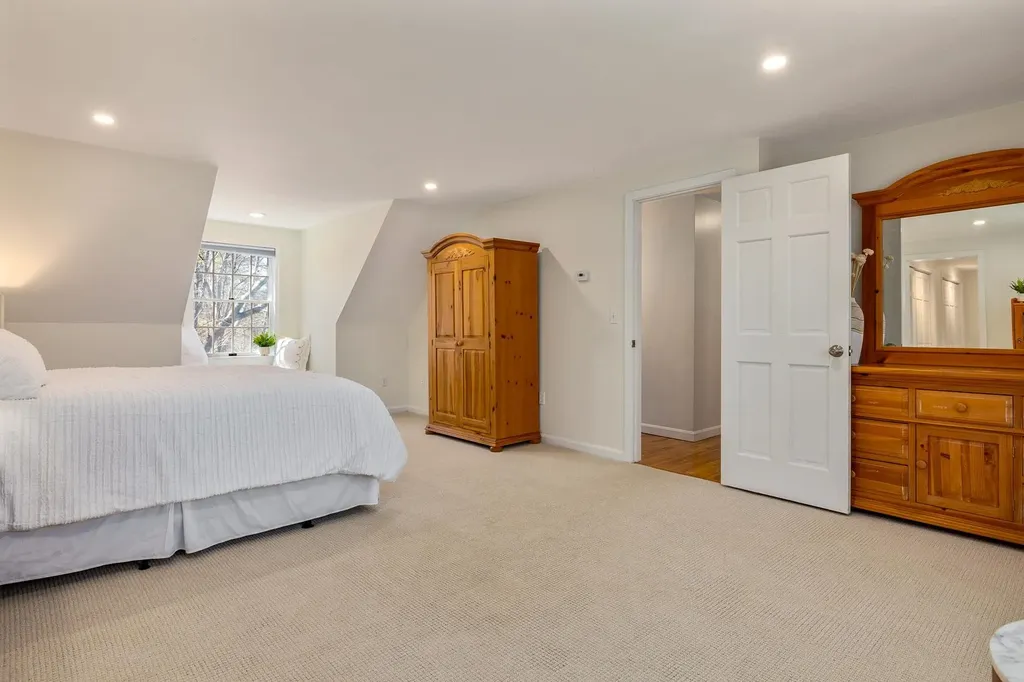 12 Shearwater Street Durham NH 03824