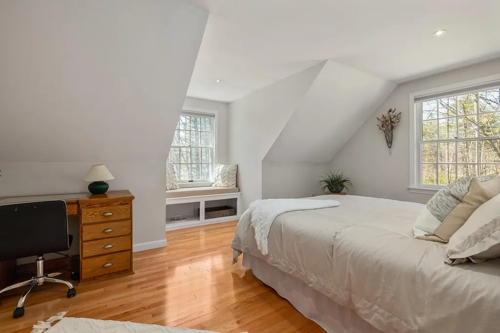 12 Shearwater Street Durham NH 03824