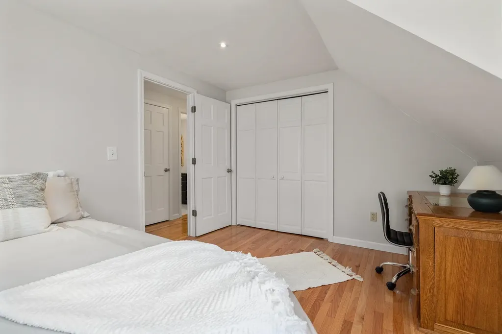 12 Shearwater Street Durham NH 03824