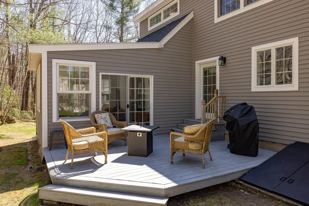 12 Shearwater Street Durham NH 03824
