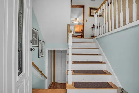 4 Red Deer Road Londonderry NH 03053