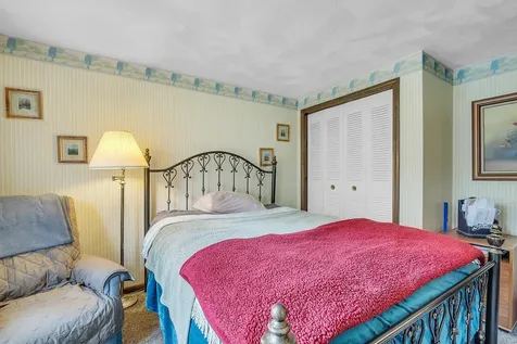 4 Red Deer Road Londonderry NH 03053