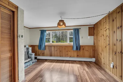 4 Red Deer Road Londonderry NH 03053