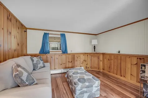 4 Red Deer Road Londonderry NH 03053