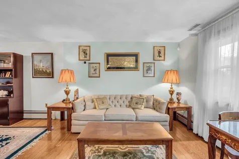 4 Red Deer Road Londonderry NH 03053
