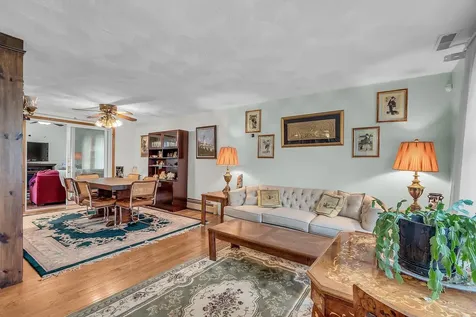 4 Red Deer Road Londonderry NH 03053
