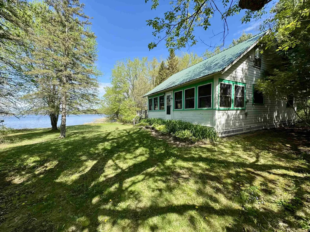 122 West View Lane North Hero VT 05474