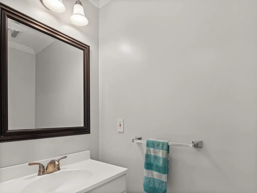 122 Locust Hill Shelburne VT 05482