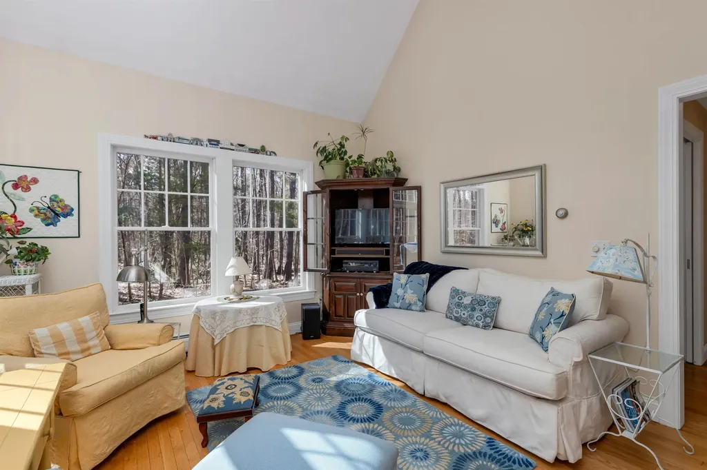 75 Pipers Point Lane Alton NH 03809