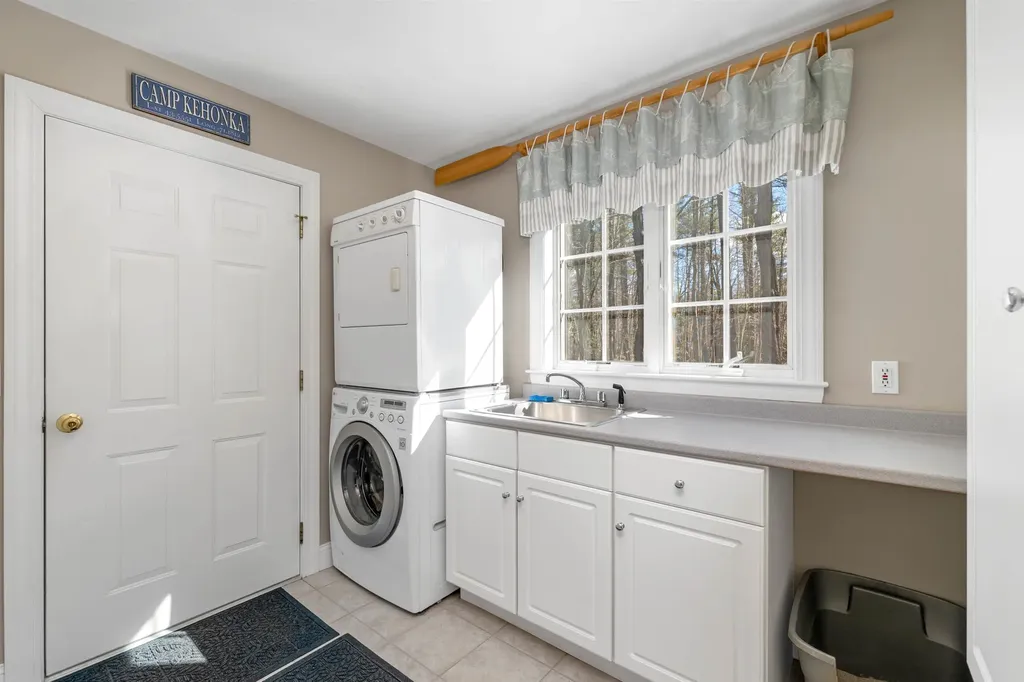 75 Pipers Point Lane Alton NH 03809