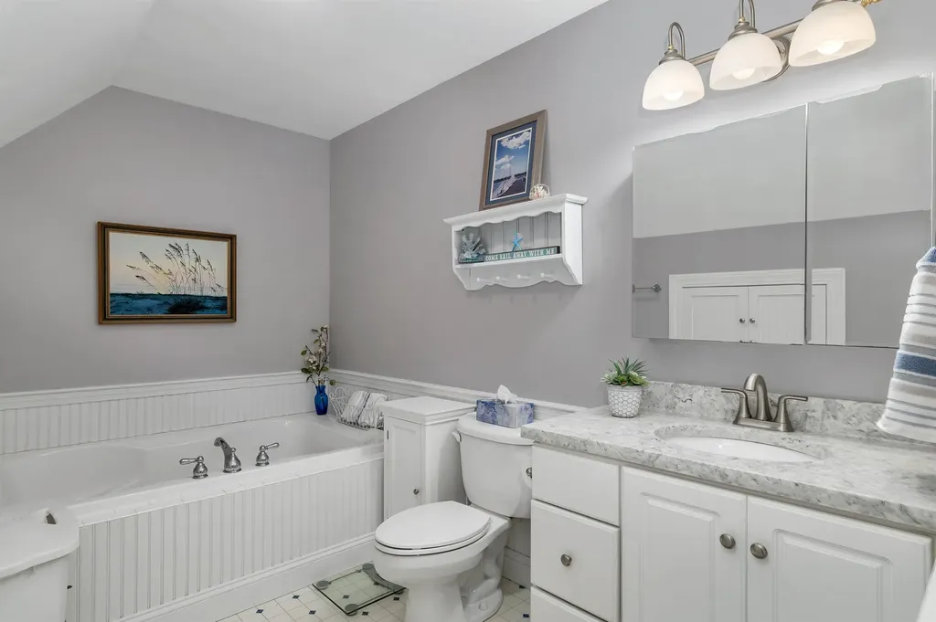 75 Pipers Point Lane Alton NH 03809