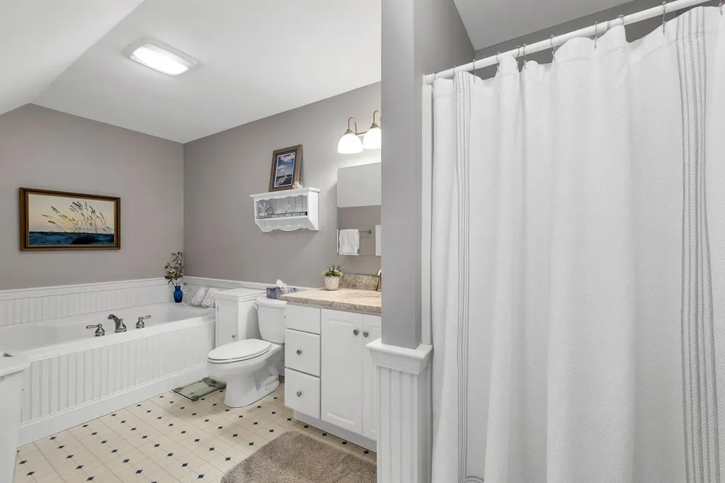 75 Pipers Point Lane Alton NH 03809