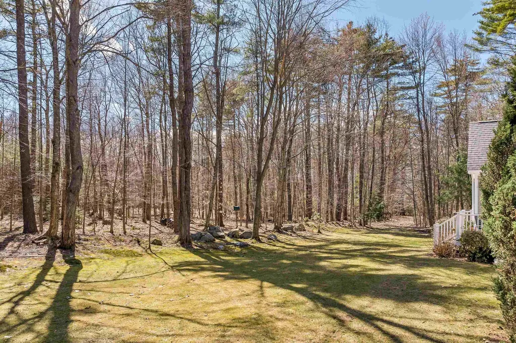 75 Pipers Point Lane Alton NH 03809
