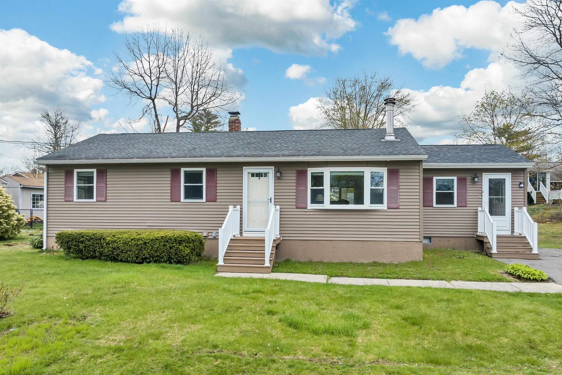 14 Cyr Drive Hooksett NH 03106