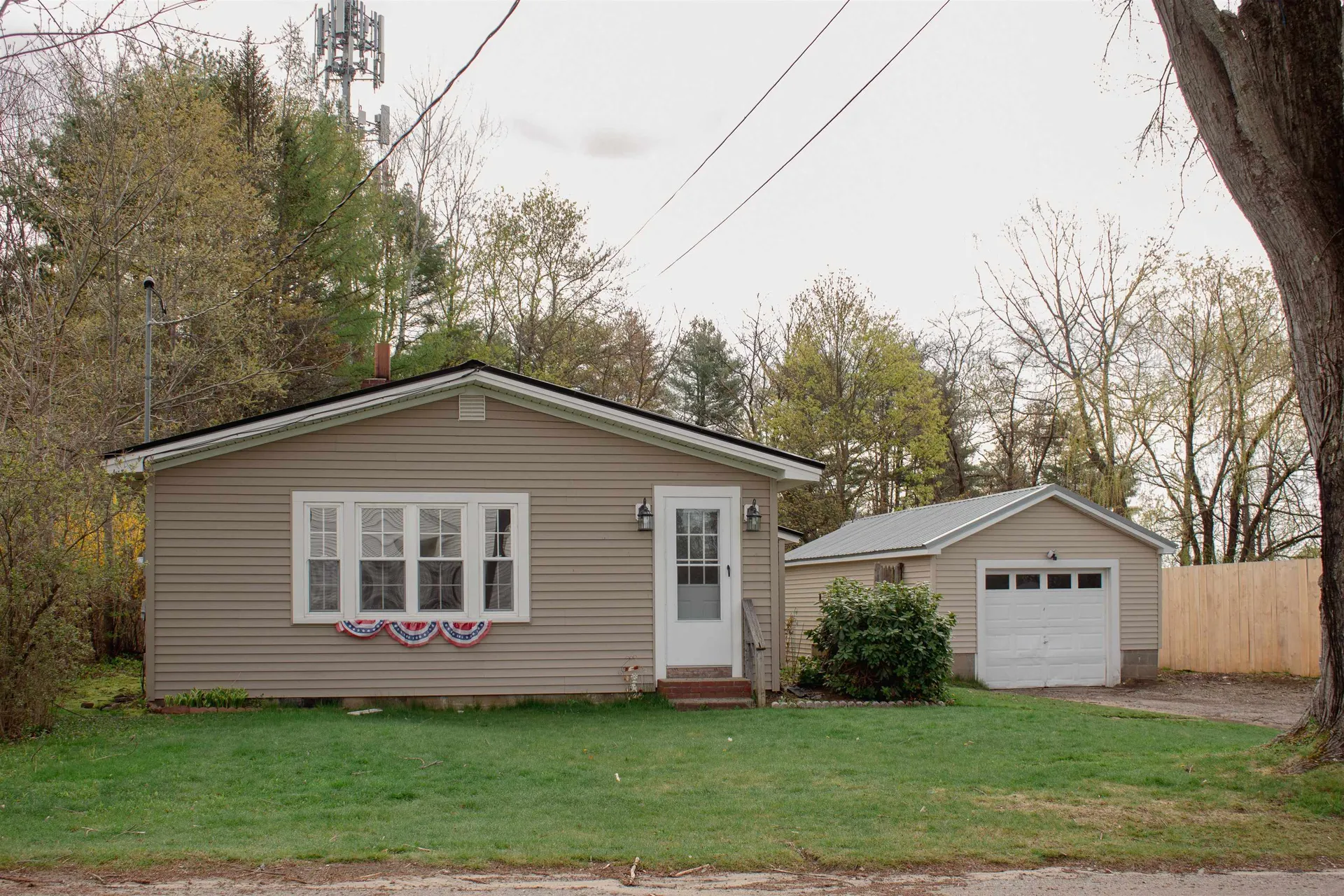 18 Dearborn Street Franklin NH 03235