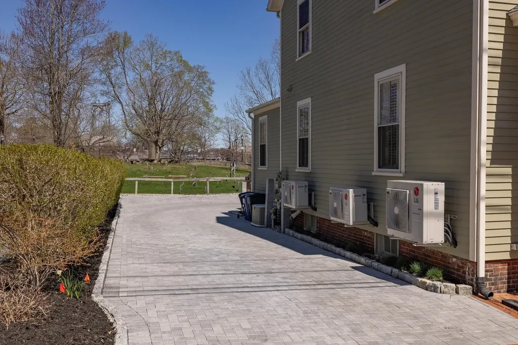 213 Gates Street Portsmouth NH 03801