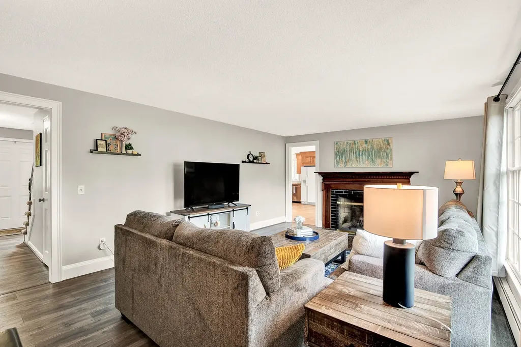 15 Lisa Beth Circle Dover NH 03820