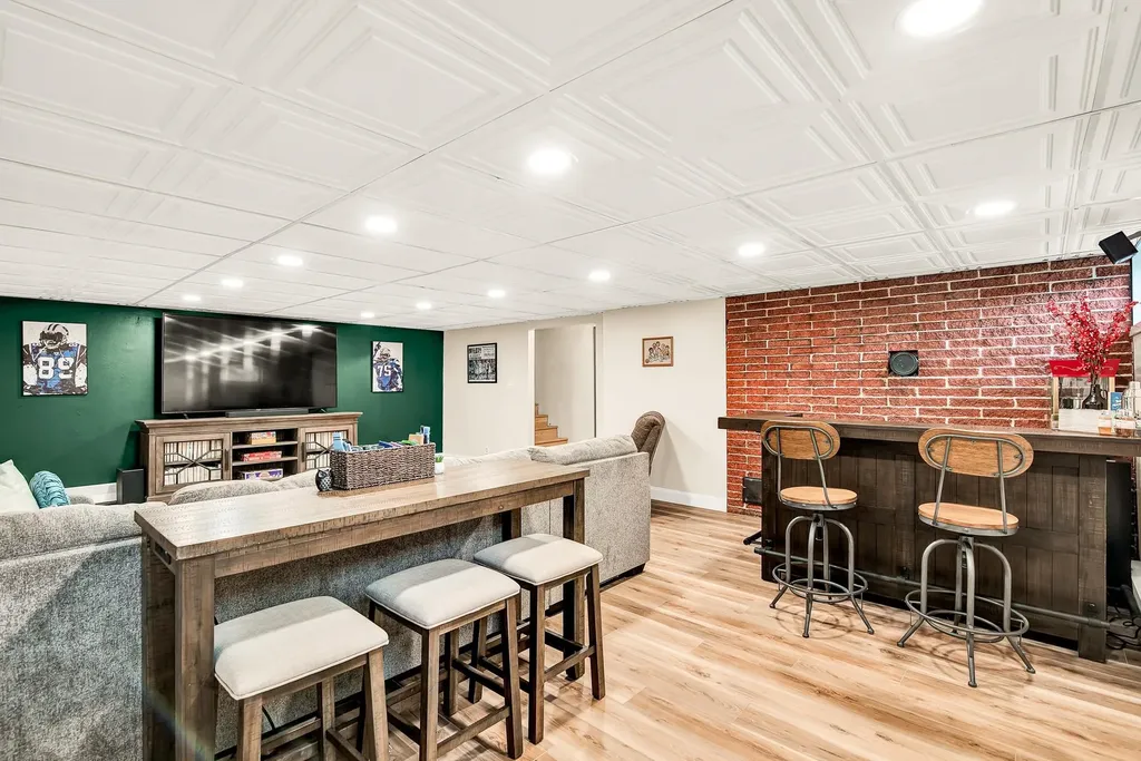 15 Lisa Beth Circle Dover NH 03820