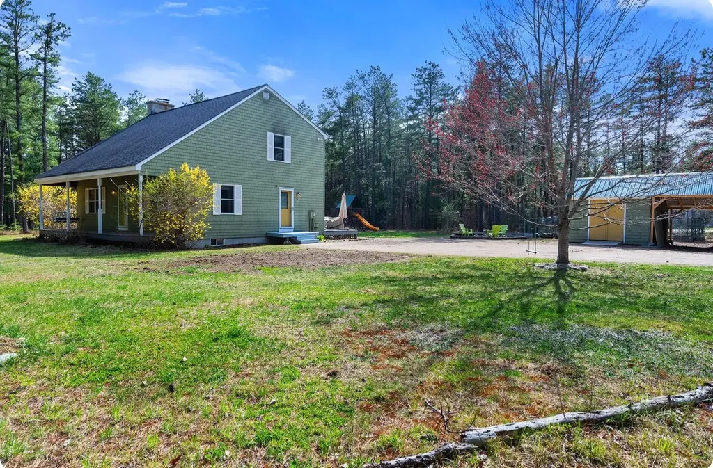 11 Hawthorn Court Tamworth NH 03886