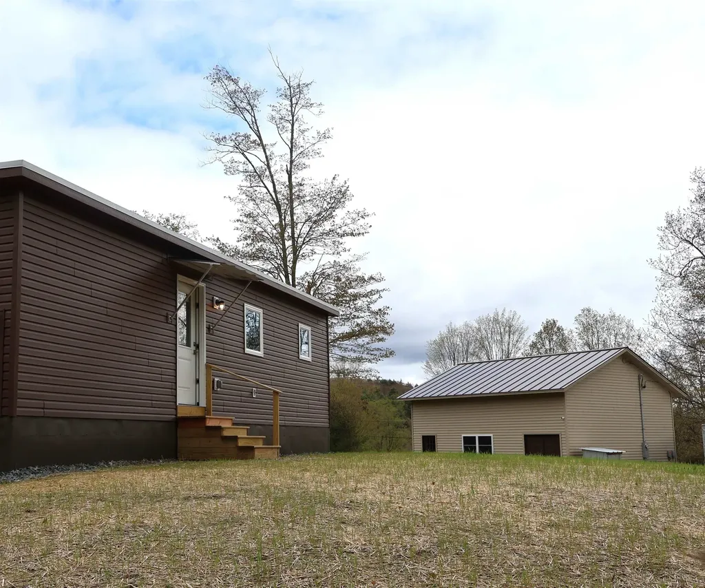 1949 Terry Hill Road Fairlee VT 05045