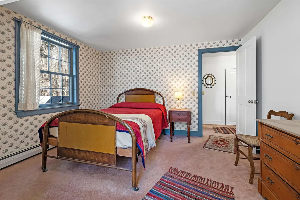 279 Round House Road Corinth VT 05039